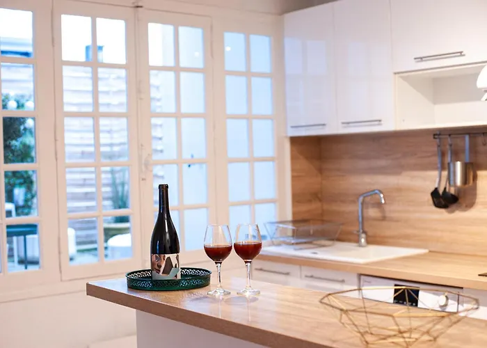 101 Cour De La Bastide Appartement *